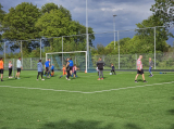 Laatste training S.K.N.W.K. JO7-1 (partijtje tegen de ouders) van maandag 27 mei 2024 (112/180)